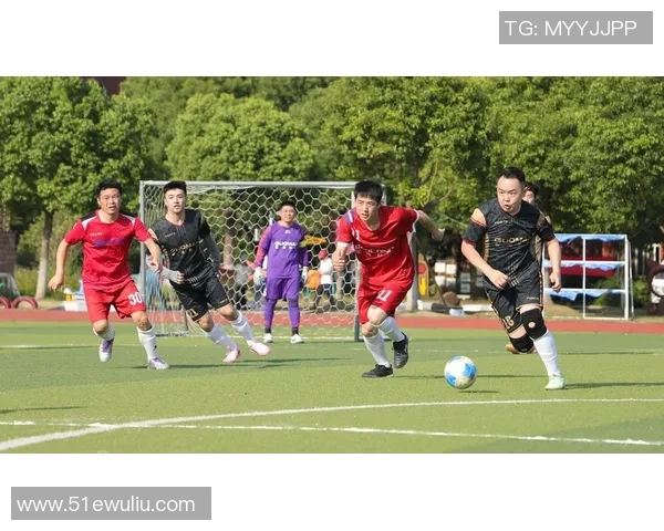 足球明星真实瞬间展现他们的激情与风采的精彩图片合集